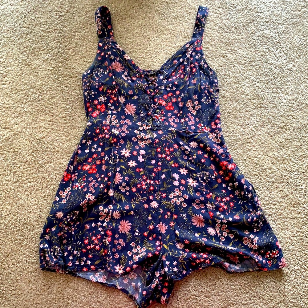 American Eagle Romper. Blue flowery print.